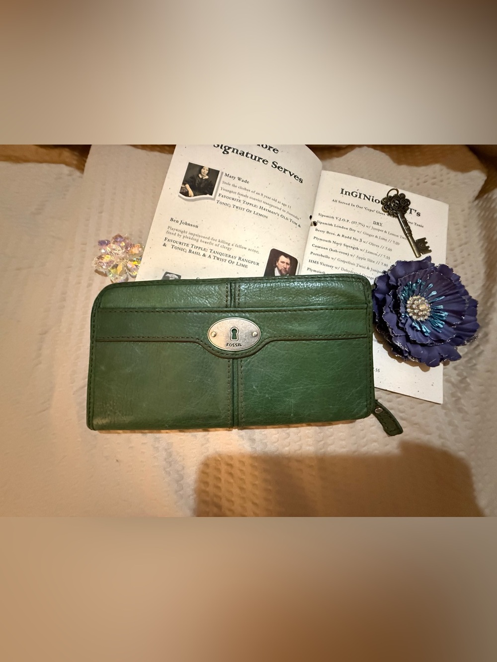 Fossil Maddox Green Leather Keyhole Zip Around Clutch Wallet